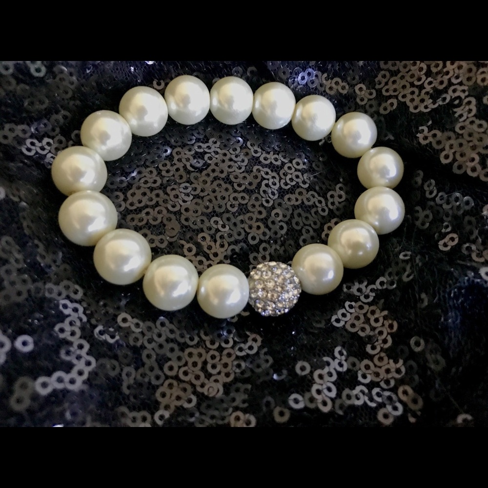 Bracelet, Elegant Pearlized Stretch Band Bracelet